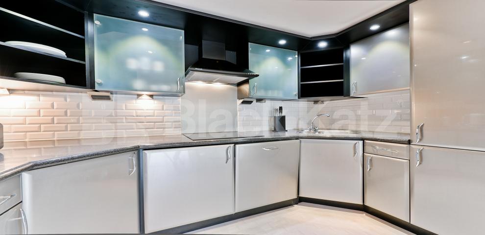 			NEW INSTRUCTION (Includes water rates)., 1 Bedroom, 1 bath, 1 reception Apartment			 Pacific wharf, 165 Rotherhithe Street , Rotherhithe 